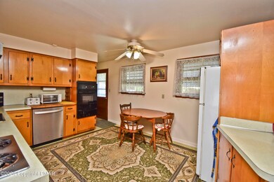 115 Hemlock Rd, Stroudsburg, PA 18360 - photo 5