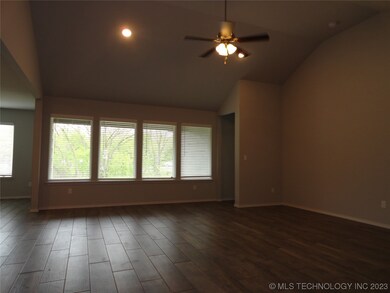 6704 S 17th St, Broken Arrow, OK 74011 - photo 4