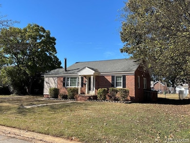 1033 Jefferson St, Roanoke Rapids, NC 27870 - photo 2