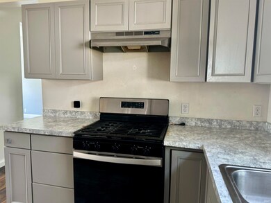 518 S Gharkey St, Muncie, IN 47305 - photo 4