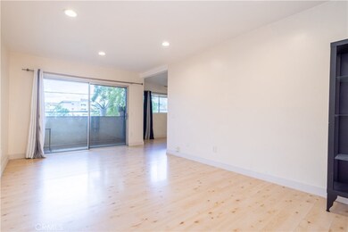 6255 Woodman Ave, Los Angeles, CA 91401 - photo 2