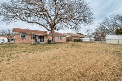 1041 Barber St, Hurst, TX 76053 - photo 2