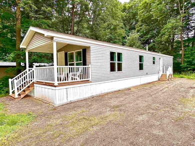 17 Franklin St, Lincoln, NH 03251 - photo 2