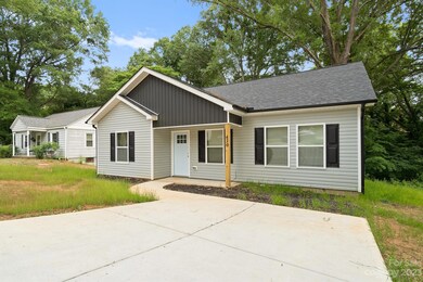 430 Reynolda Dr, Statesville, NC 28677 - photo 2