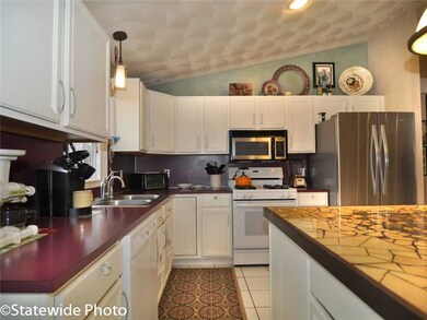 17 Lillian Ct, Warwick, RI 02886 - photo 7