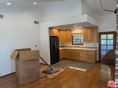13901 Albers St, Los Angeles, CA 91401 - photo 4