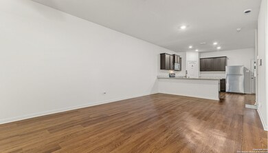 15102 Jetfire Point, von Ormy, TX 78073 - photo 3