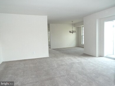 275 Green St unit 5E8, Beverly, NJ 08010 - photo 5