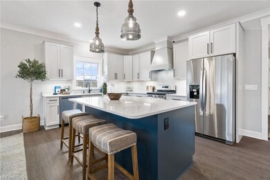 Kithen with large island.