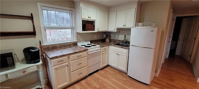 3001 Foxdown Ct, Greensboro, NC 27410 - photo 4