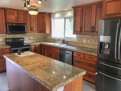 1930 Stonecrest Dr, Eugene, OR 97401 - photo 2