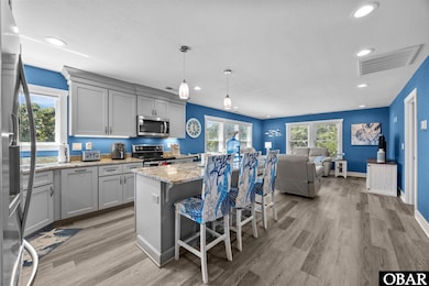 Large Kitchen with Island