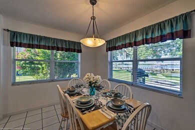 908 Lake Dr E, Lake Placid, FL 33852 - photo 3