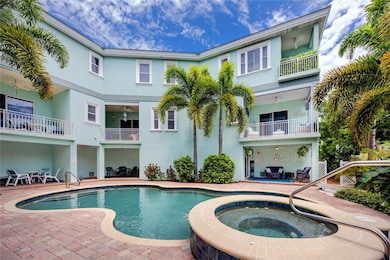 8408 Bayshore Dr unit 4, Treasure Island, FL 33706 - photo 3