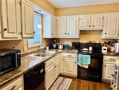 1408 Richard Ave, Parsons, KS 67357 - photo 4