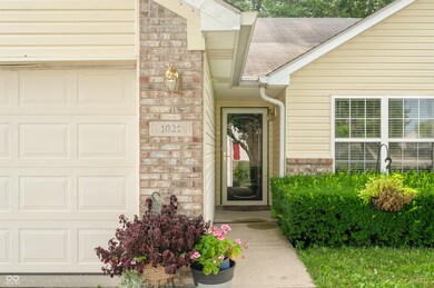 1021 Ebony Cir, Franklin, IN 46131 - photo 2