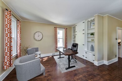 925 Garfield Ave, Aurora, IL 60506 - photo 3