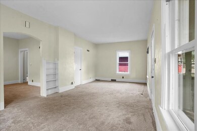 1015 Franklin St, Center Point, IA 52213 - photo 4