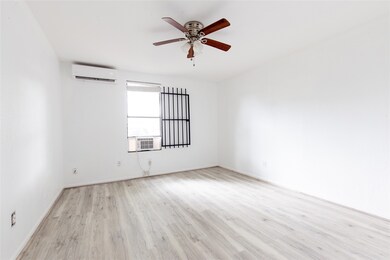 8007 Lawn St unit A, Houston, TX 77088 - photo 4