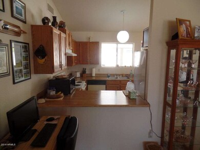 6534 E Jensen St 004