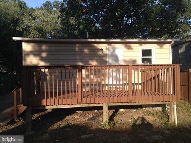 520 Cedarleaf Ave, Capitol Heights, MD 20743 - photo 2