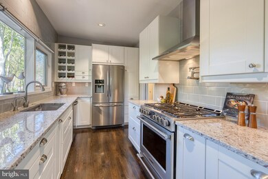 6519 Lakeview Dr, Falls Church, VA 22041 - photo 3