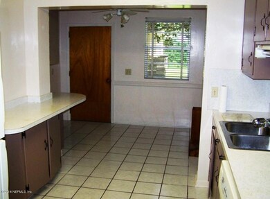 6454 Solandra Dr, Jacksonville, FL 32210 - photo 2