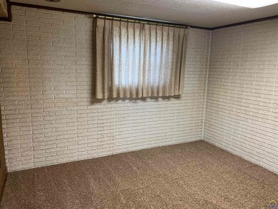 3125 SW Crest Dr, Topeka, KS 66614 - photo 6