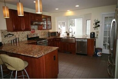 265 Williamson Dr, Somerset, MA 02726 - photo 4