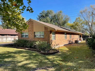 11303 Greenwillow St, Houston, TX 77035 - photo 3