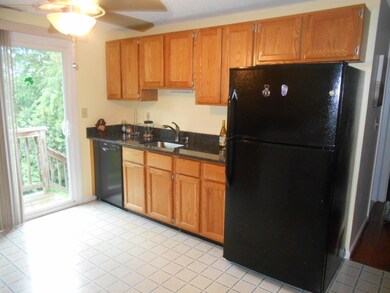 8 Oliver St unit J, Haverhill, MA 01832 - photo 3