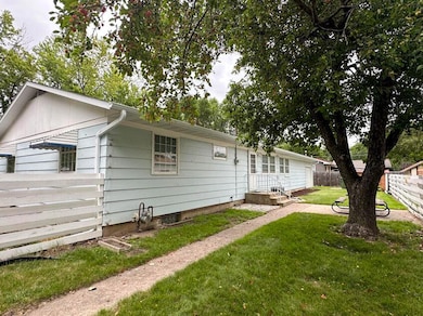 310 15th St SE, Huron, SD 57350 - photo 6