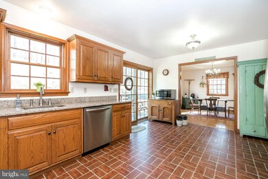 142 Vale Dr, Boyertown, PA 19512 - photo 6