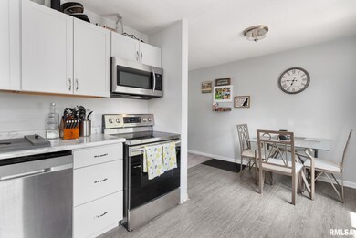 1761 W 54th St, Davenport, IA 52806 - photo 6