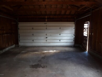5-Garage Interior