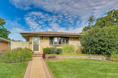 656 Jon Ln, Des Plaines, IL 60016 - photo 5