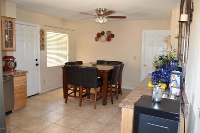 EAT IN KITCHEN