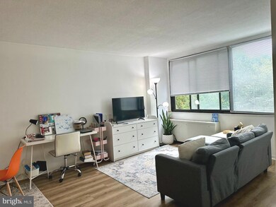 Carriage House unit 212, Washington, DC 20037 - photo 2