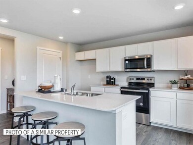 605 Prairie View Dr, West Branch, IA 52358 - photo 6