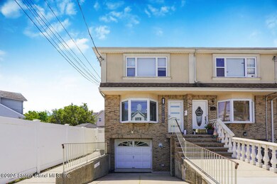 76 Lorrain Ave