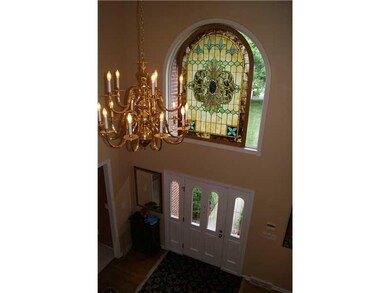 Entry/Foyer.