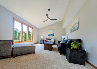 1215 Prairieview Dr NE, Cedar Rapids, IA 52402 - photo 7