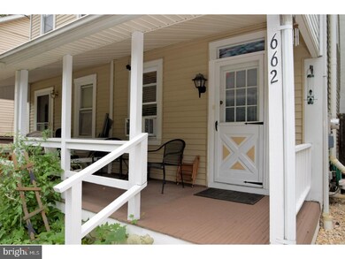 662 Manatawny St, Pottstown, PA 19464 - photo 2