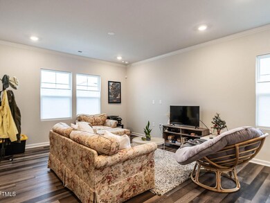 007-1280x960-family-room