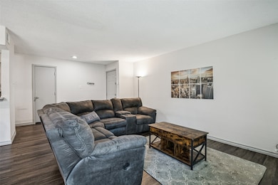 6050 Melody Ln unit 107, Dallas, TX 75231 - photo 4