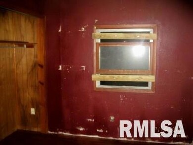 2142 W 49th St, Davenport, IA 52806 - photo 7