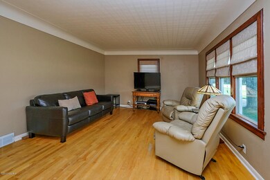 10624 Shaver Rd, Portage, MI 49024 - photo 3