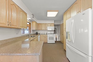 612 Wellner Rd, Naperville, IL 60540 - photo 4