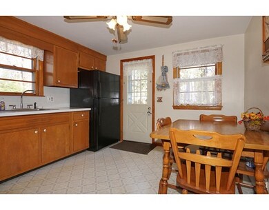 11 Eastern Ave, Burlington, MA 01803 - photo 4