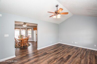 212 Aulbern Dr W, Mount Washington, KY 40047 - photo 5